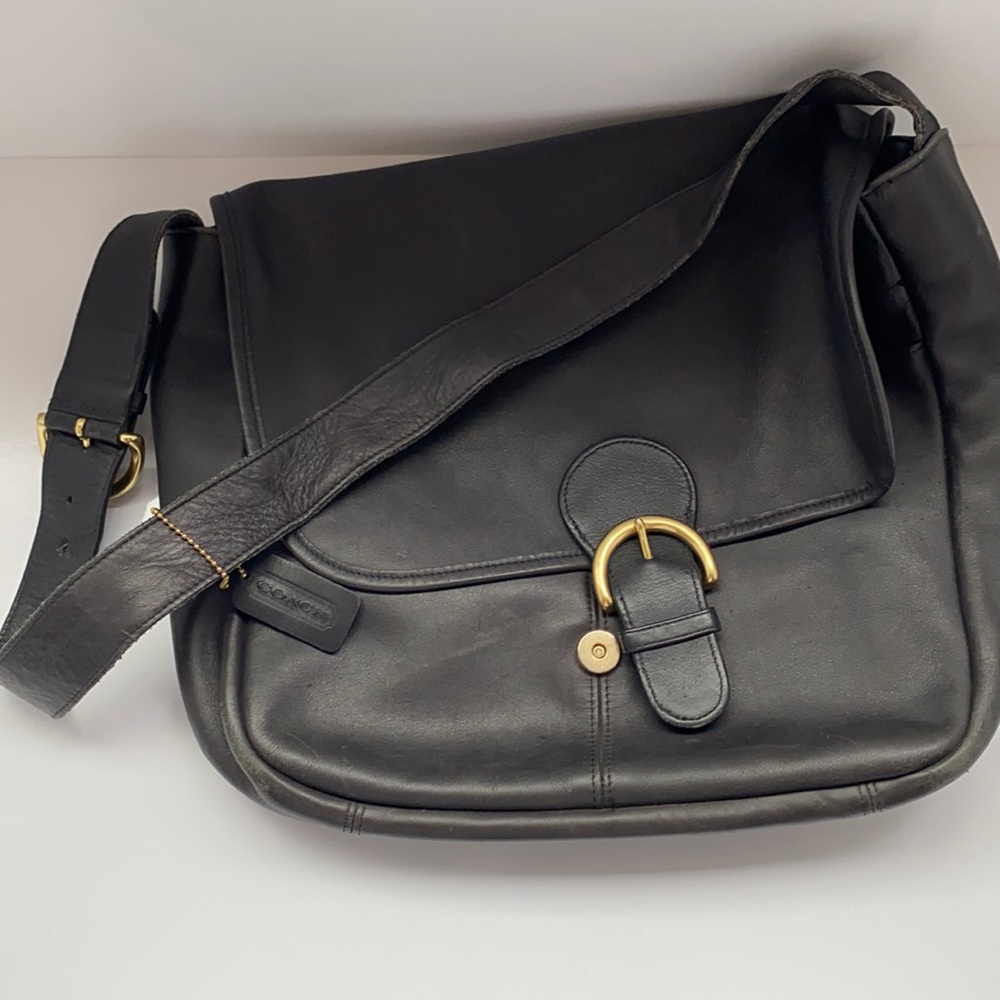 Vintage Black Leather COACH bag.